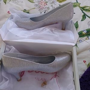 Jeossy Milan Sparkly Silver Pumps